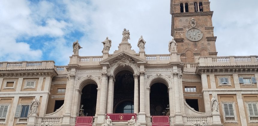 Facciata principale di Santa Maria Maggiore di Roma - Madrid